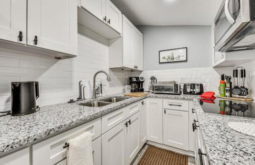 Cozy Jacksonville Cottage, Walkable Location! - Photo 11