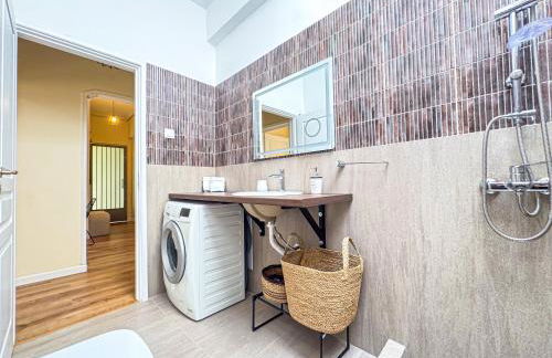 Cityscape Residence with a Patio - Foto 17