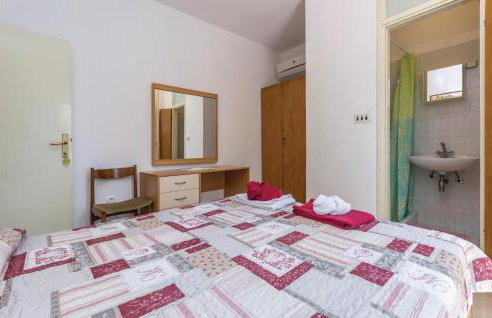 Cozy Apartment In Lovrecica With Wifi - Foto 17