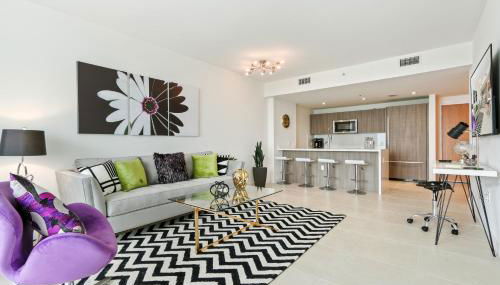 Tiffany Sage - Rooftop Pool, Gym, & Walk to Beach - Foto 3