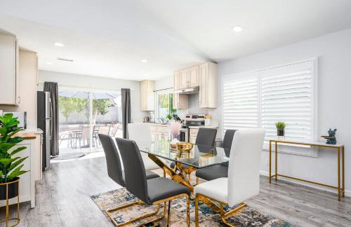 Mins to Disney Chic 3BR with Arcade - Foto 2