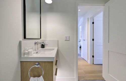 Luxe Wine Country Getaway with Vineyard Views - Foto 25