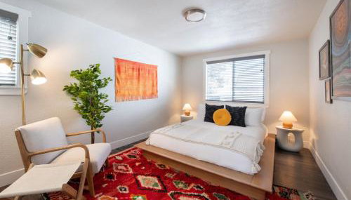 Mid-Century Modern Home - Hot Tub and Game Room - Foto 3