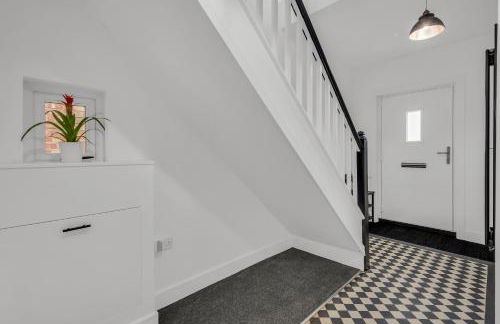 Stanley Park House Peterborough - 3 bed, 3 bathroom, parking, garden - Foto 4