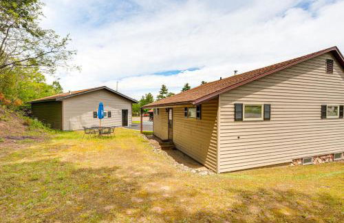 Northwood Tours Escape with Boat Dock Access! - Foto 20