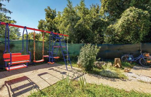 Stunning Home In Jurdani With Wifi - Photo 35