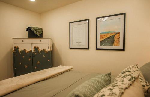 Sage Suite at ArnoTriplex! Private Hot Tub-Close to Downtown-Pet Friendly-No Pet Fee! - Photo 23