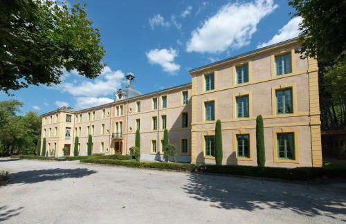 A beautiful 2 persons studio in a chateau with swimming pool - Foto 9