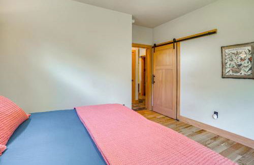 Modern Nellysford Getaway with View Deck and Fire Pit - Foto 13