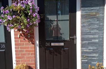 Quayside Home with Seperate Bar and optional access to Beach Hut - Foto 4