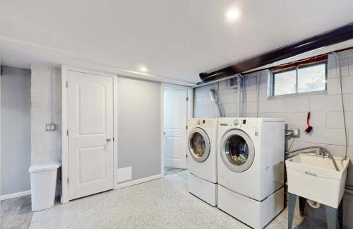 2 Mi to Beach! Hot Tub Haven in Michigan City - Foto 30