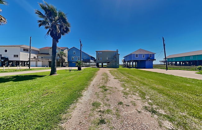 Lighthouse By the Sea - Photo 39