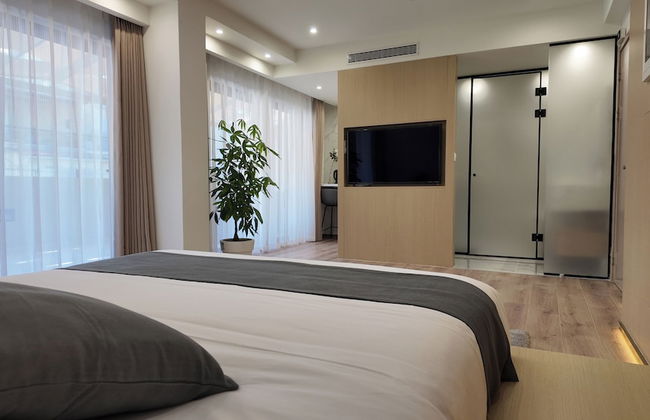 CC LUX Suites - Photo 24