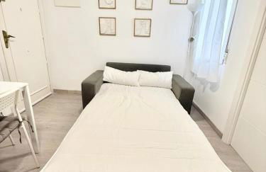 Metro Avenida de América 11 AMCH Hospedaje - Photo 4