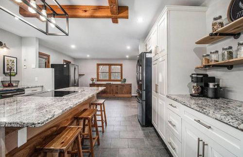 The Hopkins Hideaway - 40 Acres with trails, Arcades, Hot Tub, Fire Pit - Foto 25