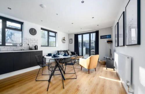 Modern and Bright Home Minutes From Central London - Pass the Keys - Foto 6