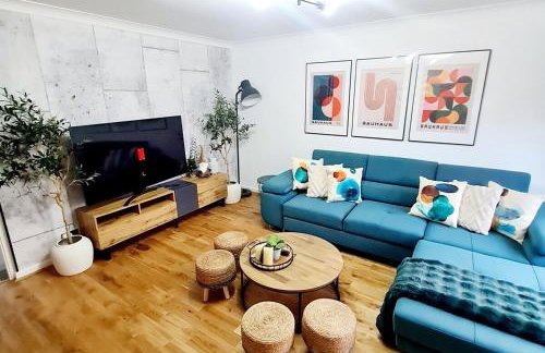 Bright 3BR + Patio - Foto 16