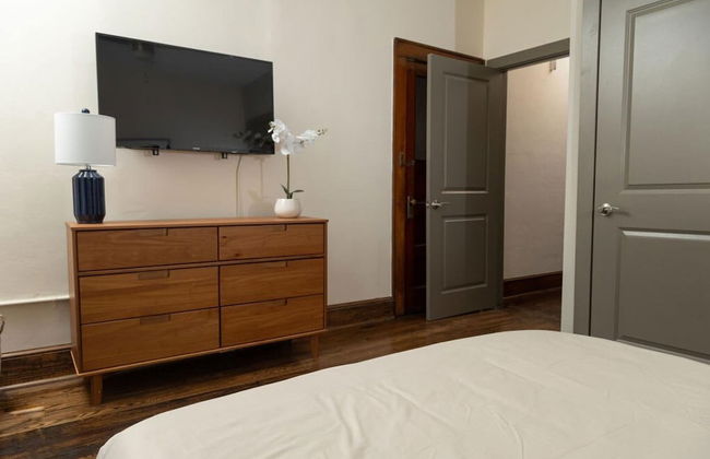 Luxury Multi-unit Historic Building Near Downtown - Photo 27