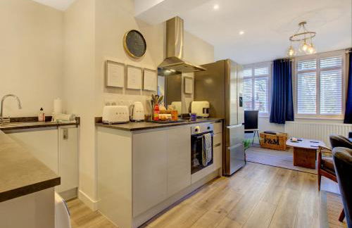 Stylish, business traveller friendly apartment, with free parking and Netflix - Foto 6