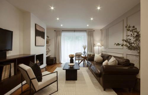 Minimal Designer Home with a Beautiful Garden - Foto 7