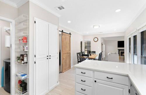 The Corniest Property in Texas ♥ 4 BR ♥ 1/4 Acre ♥ - Foto 10