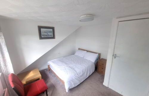 3 Bedroom House Ideal for Work Family Short or Long Term Stays Easy Access to Manchester Oldham Halifax Bury - Foto 38