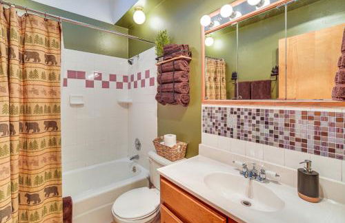 Charming Butternut Lake Getaway with Deck and Dock! - Foto 13