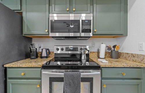 Stunning 4-bedroom Villa w/ Pool - Close to Disney Parks and Gulf Courses! - Photo 12