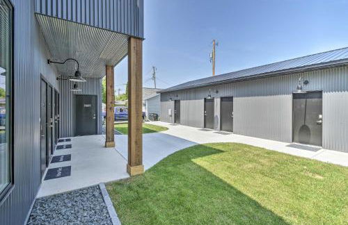 Elkhart Lake Townhome, Mins to Road America! - Foto 23