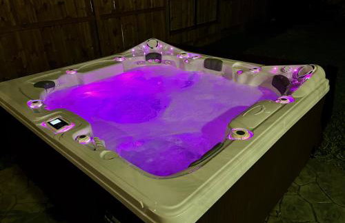 HoustonGem Private Pool & Hot Tub 20 Min to DT - Foto 22