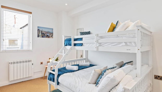 Seaview Heights - two Bedroom two Bathroom Loft Style Apartment Direct Distant sea Views - Fast Wifi - Foto 5, Habitación