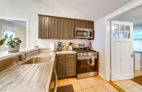 Walk to Beach and Lake Idyllic Escape in Edinboro! - Foto 6