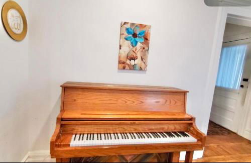 Gorgeous Victorian House!! Entire suite in SAM's home - Foto 23