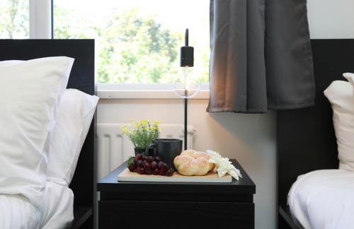 Homely ! Perfect for Contractors and Guests with Private off street parking - Foto 33