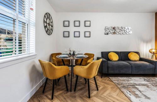 Parkside 2 bedroom house near Dunfermline & Edinburgh - Photo 17