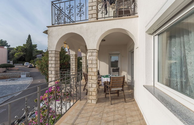 Elegant two-bedroom apartment with terrace in Rovinj - Photo 41
