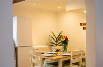 Characterful Cottage - Sleeps 6 - Parking - High Street - Photo 21