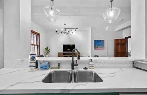 Historic loft in the heart of lively downtown Galveston and close to the Strand - Foto 11