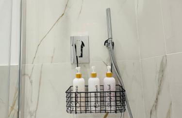 Bright and Spacious Elegant Apartment 5 min Airport - Foto 14