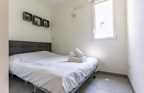 Appartement climatisé les pieds dans l'eau pour 6 personnes avec 1 suite parentale, 1 chambre double et 1 mini chambre Piscine sur le toit clim garage - Foto 38