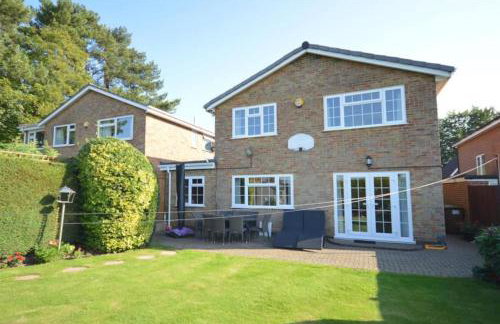 Lovekush Epsom Banstead Surrey. Views over London - Photo 15