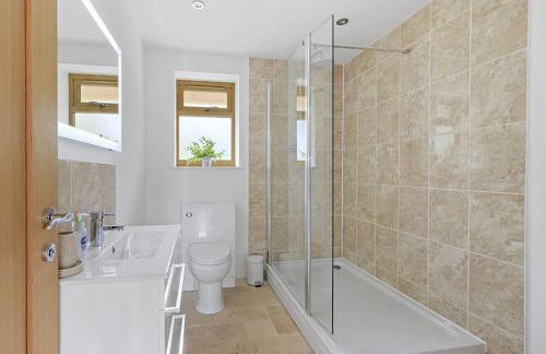 Stunning cottage with hot tub - Photo 49