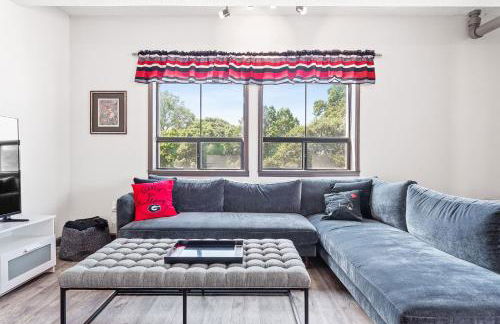 Home is Where the Arch is - Across from UGA - Photo 2