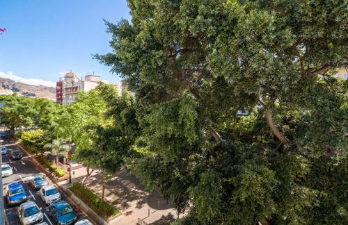 HomeForGuest Design Attic Apartment FREE Parking - Foto 30