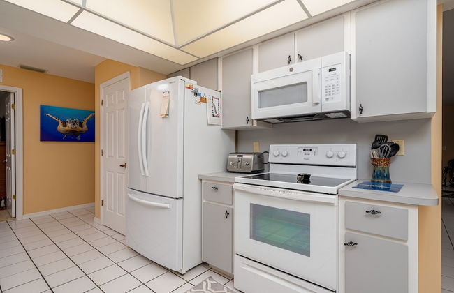 Private Pool Home ~ Just Miles From Sanibel And Fort Myers Beach ~ 3 Bedroom Home by RedAwning - Foto 8