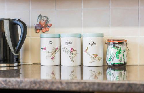 Spacious White House with parking, garden, Wi-Fi - Photo 27