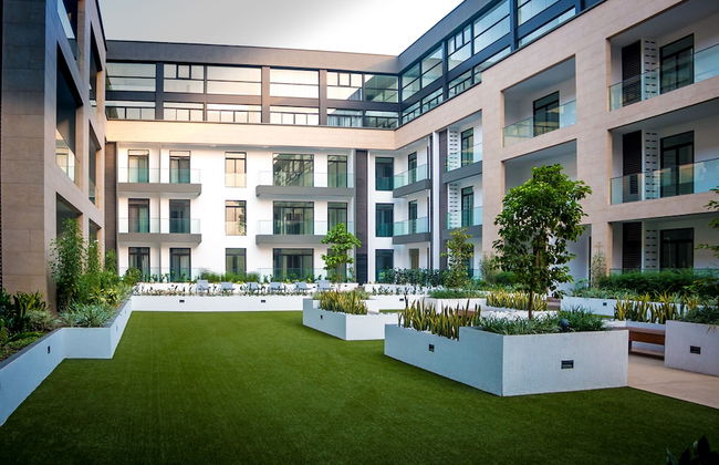 Embassy Gardens Premier Suites - Photo 78