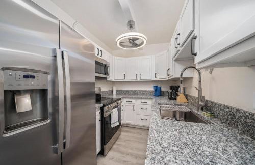 3BR 2BA Comfy Home with Jacuzzi - Foto 8