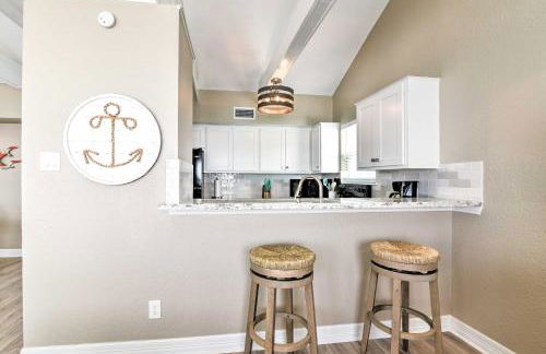 Unobstructed Beachfront! Galveston Oasis with Decks - Foto 8