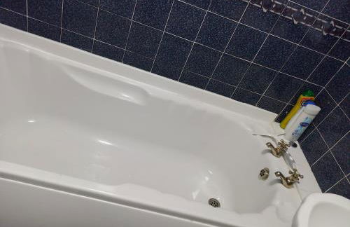 Hilltop Place Suites 3 Bedrooms 4 beds for CONTRACTORS with FREE PARKING FOR VANS - Foto 16